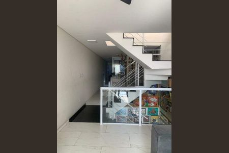 Casa à venda com 100m², 3 quartos e 2 vagas
