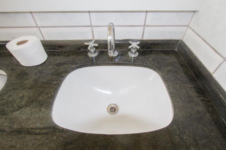 Casa à venda com 220m², 3 quartos e 2 vagasBanheiro