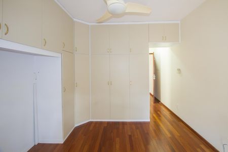 Casa à venda com 220m², 3 quartos e 2 vagasQuarto 1