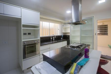 Casa à venda com 220m², 3 quartos e 2 vagasCozinha