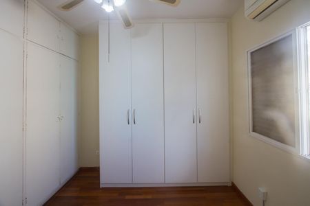 Casa à venda com 220m², 3 quartos e 2 vagasQuarto 3