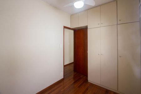 Casa à venda com 220m², 3 quartos e 2 vagasQuarto 2