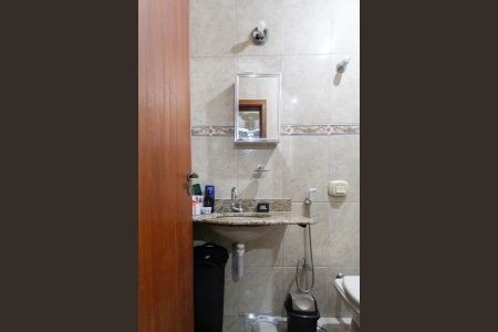 Casa à venda com 60m², 2 quartos e 2 vagas Casa à venda com 60m², 2 quartos e 2 vagasBanheiro da Suíte