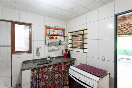 Casa à venda com 60m², 2 quartos e 2 vagas Casa à venda com 60m², 2 quartos e 2 vagasCozinha