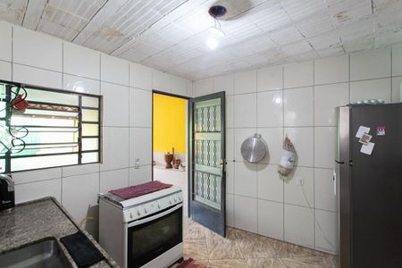 Casa à venda com 60m², 2 quartos e 2 vagas Casa à venda com 60m², 2 quartos e 2 vagasCozinha