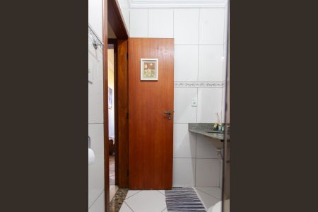 Casa à venda com 60m², 2 quartos e 2 vagas Casa à venda com 60m², 2 quartos e 2 vagasBanheiro Social
