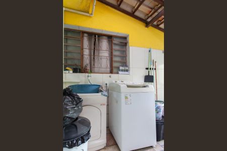 Casa à venda com 60m², 2 quartos e 2 vagas Casa à venda com 60m², 2 quartos e 2 vagasÁrea de Serviço