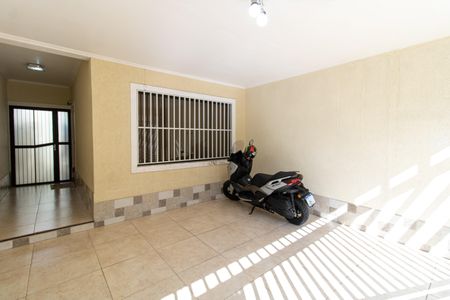 Casa à venda com 250m², 4 quartos e 2 vagas Casa à venda com 250m², 4 quartos e 2 vagasGaragem