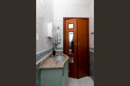 Casa à venda com 250m², 4 quartos e 2 vagas Casa à venda com 250m², 4 quartos e 2 vagasBanheiro Social