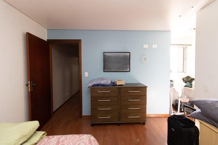 Casa à venda com 250m², 4 quartos e 2 vagas Casa à venda com 250m², 4 quartos e 2 vagasSuíte 1