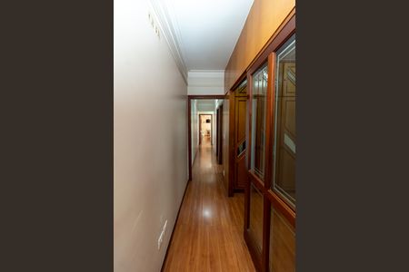 Casa à venda com 250m², 4 quartos e 2 vagas Casa à venda com 250m², 4 quartos e 2 vagasCloset da Suíte 1