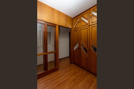 Casa à venda com 250m², 4 quartos e 2 vagas Casa à venda com 250m², 4 quartos e 2 vagasCloset da Suíte 1