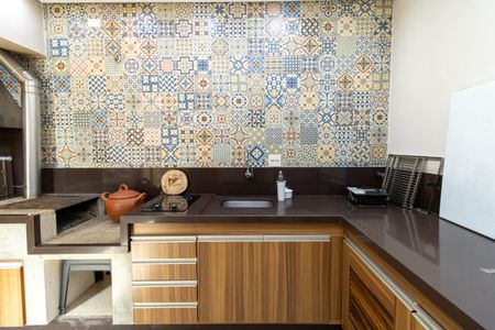 Casa à venda com 250m², 4 quartos e 2 vagas Casa à venda com 250m², 4 quartos e 2 vagasQuintal Gourmet