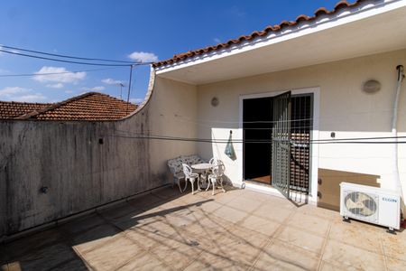 Casa à venda com 250m², 4 quartos e 2 vagas Casa à venda com 250m², 4 quartos e 2 vagasVaranda da Suíte 2