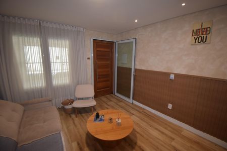 Casa à venda com 130m², 2 quartos e 1 vagaSala