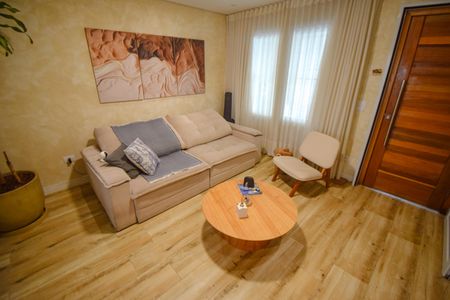 Casa à venda com 130m², 2 quartos e 1 vagaSala