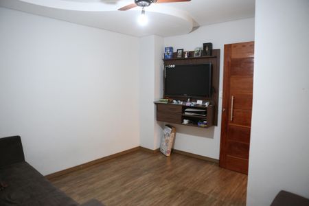 Casa à venda com 100m², 4 quartos e sem vagaSala