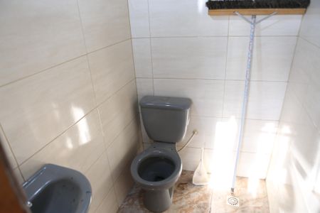 Casa à venda com 100m², 4 quartos e sem vagaBanheiro 1