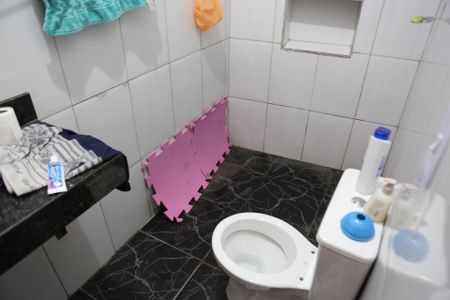 Casa à venda com 100m², 4 quartos e sem vagaBanheiro 2