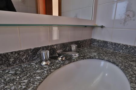 Apartamento à venda com 221m², 3 quartos e 2 vagasBanheiro do Quarto 2