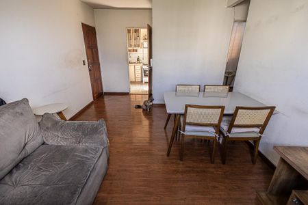 Casa à venda com 61m², 3 quartos e sem vaga Casa à venda com 61m², 3 quartos e sem vagaSala
