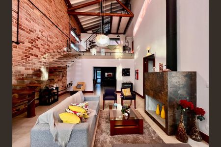 Casa à venda com 235m², 3 quartos e 4 vagas Casa à venda com 235m², 3 quartos e 4 vagasSala