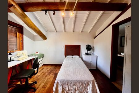 Casa à venda com 235m², 3 quartos e 4 vagas Casa à venda com 235m², 3 quartos e 4 vagasSuíte 2