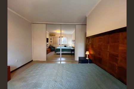 Casa à venda com 235m², 3 quartos e 4 vagas Casa à venda com 235m², 3 quartos e 4 vagasSuíte 3