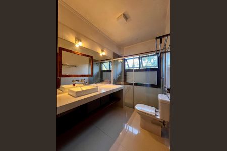 Casa à venda com 235m², 3 quartos e 4 vagas Casa à venda com 235m², 3 quartos e 4 vagasBanheiro da Suíte 3