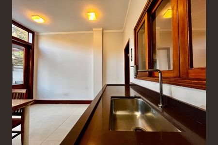 Casa à venda com 235m², 3 quartos e 4 vagas Casa à venda com 235m², 3 quartos e 4 vagasChurrasqueira