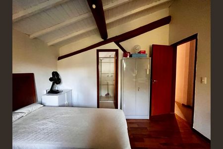 Casa à venda com 235m², 3 quartos e 4 vagas Casa à venda com 235m², 3 quartos e 4 vagasSuíte 2