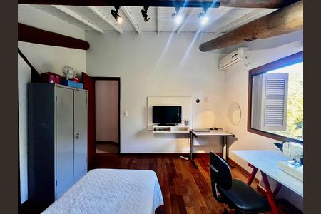 Casa à venda com 235m², 3 quartos e 4 vagas Casa à venda com 235m², 3 quartos e 4 vagasSuíte 2