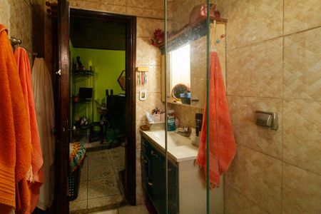 Casa à venda com 120m², 2 quartos e 1 vaga Casa à venda com 120m², 2 quartos e 1 vagaBanheiro