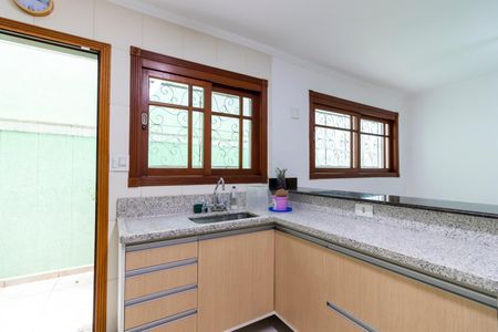 Casa à venda com 170m², 3 quartos e 2 vagasCozinha