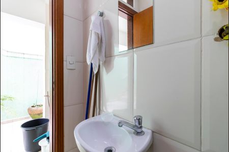 Casa à venda com 170m², 3 quartos e 2 vagasBanheiro de Serviço