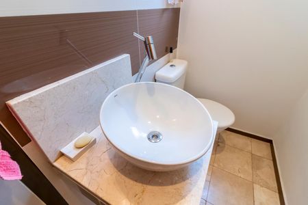 Casa à venda com 170m², 3 quartos e 2 vagasLavabo