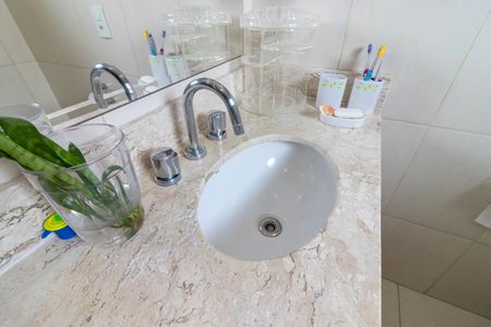 Casa à venda com 170m², 3 quartos e 2 vagasBanheiro da Suíte