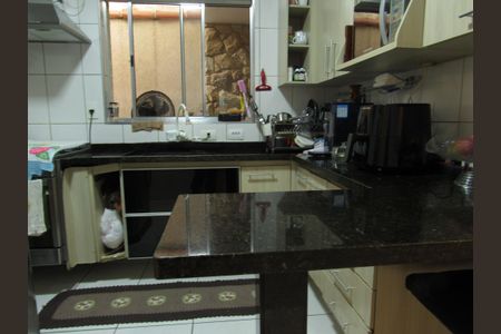 Casa à venda com 198m², 2 quartos e 2 vagasCozinha