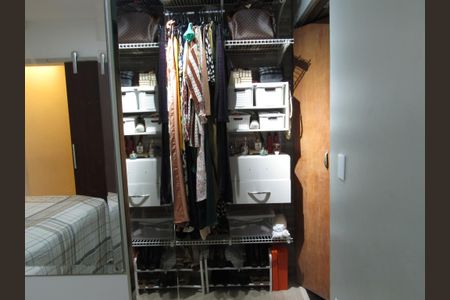 Casa à venda com 198m², 2 quartos e 2 vagasCloset Suíte