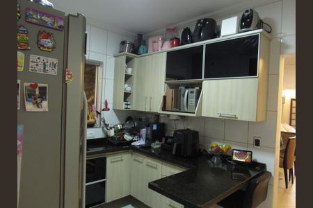 Casa à venda com 198m², 2 quartos e 2 vagasCozinha