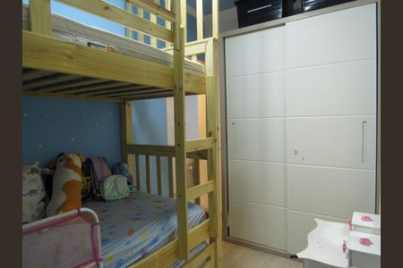 Casa à venda com 198m², 2 quartos e 2 vagasQuarto 