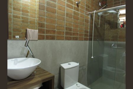 Casa à venda com 198m², 2 quartos e 2 vagasBanheiro da Suíte