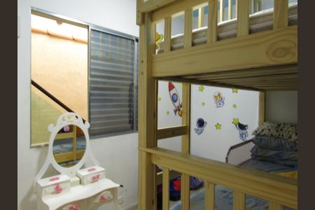 Casa à venda com 198m², 2 quartos e 2 vagasQuarto 