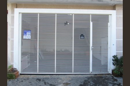 Casa à venda com 198m², 2 quartos e 2 vagasFachada