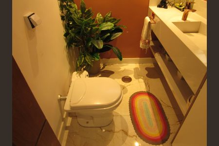 Casa à venda com 198m², 2 quartos e 2 vagasLavabo