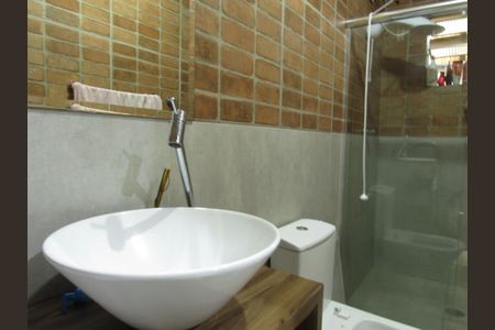 Casa à venda com 198m², 2 quartos e 2 vagasBanheiro da Suíte