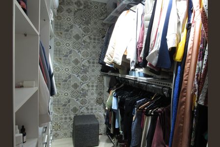 Casa à venda com 198m², 2 quartos e 2 vagasCloset Suíte