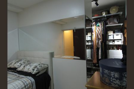 Casa à venda com 198m², 2 quartos e 2 vagasSuíte