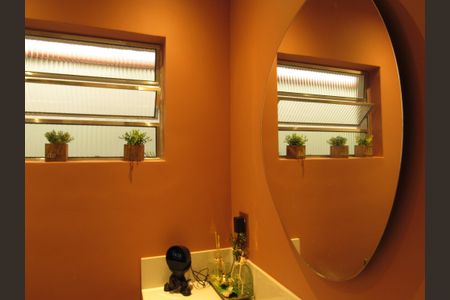 Casa à venda com 198m², 2 quartos e 2 vagasLavabo