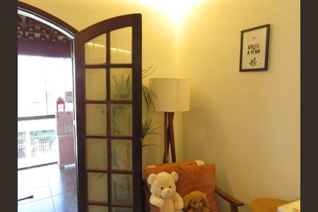 Casa à venda com 198m², 2 quartos e 2 vagasSala